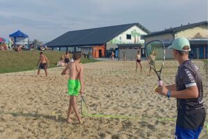 Beachminton v Aquaparku v Lipanoch s veľkou účasťou